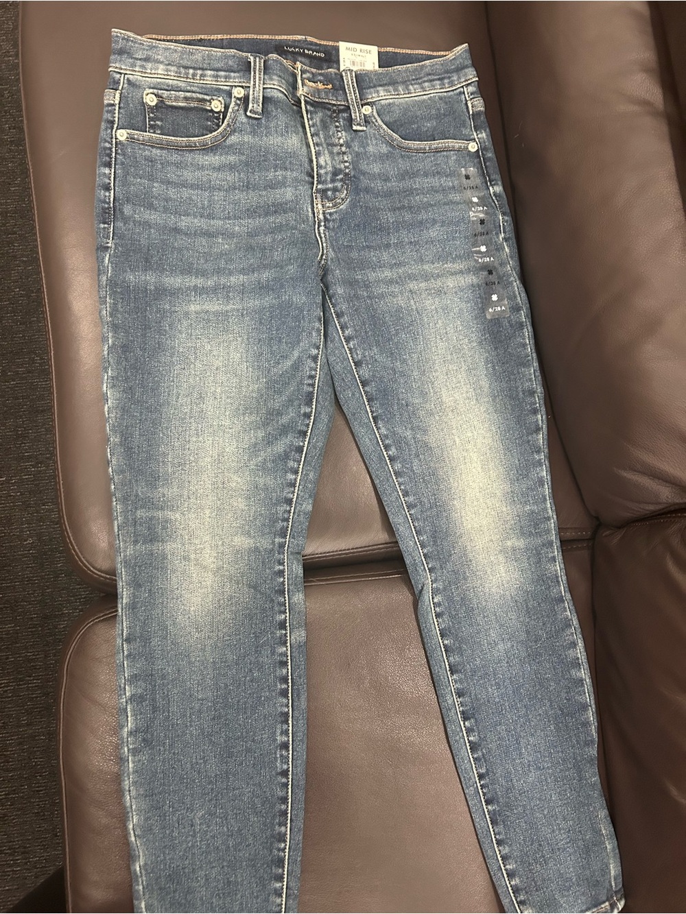 Lucky Brand Women's Faded Blue (Lyell) Skinny Jeans with tags